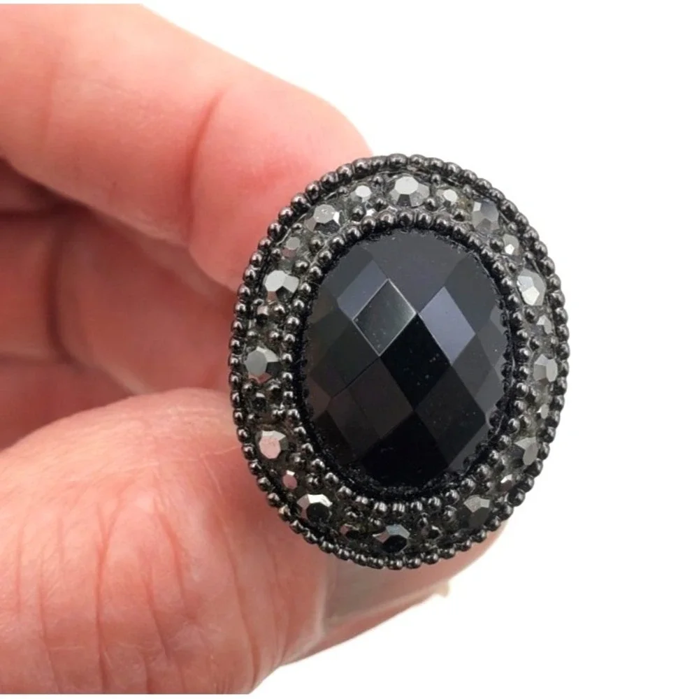 Black Faceted Oval Statement Ring Sparkling Glass Halo Gunmetal Tone Sz 8